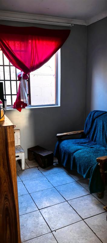 2 Bedroom Property for Sale in Kwanonqaba Western Cape
